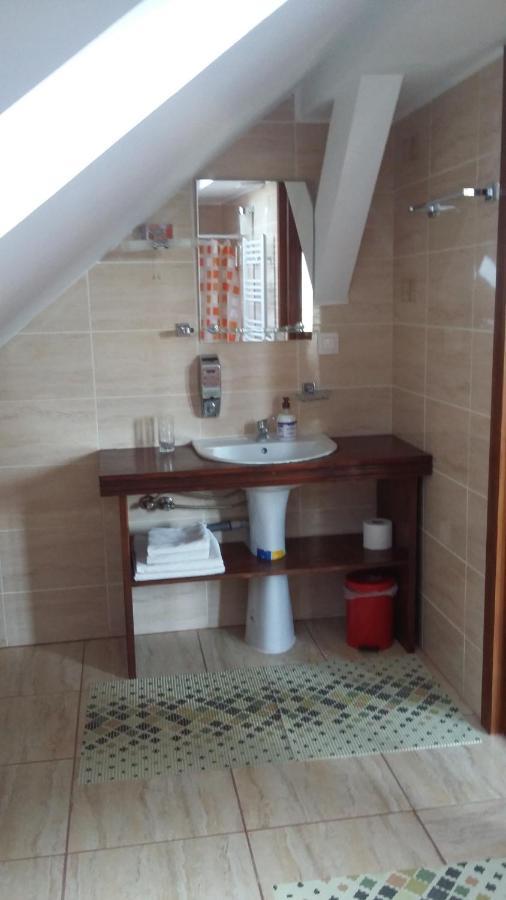 Albinuta Guesthouse Ozun Экстерьер фото